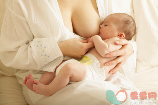 母乳喂养是胸部下垂的罪魁祸首？