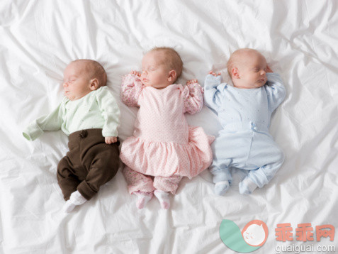 新生儿衣服穿什么好？最热三款衣型必选！