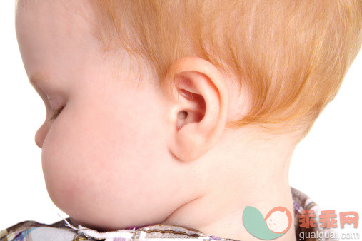 宝宝耳朵护理