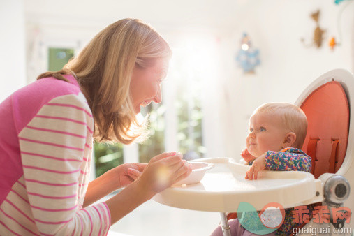 4～18个月的宝宝辅食怎么加？超具体！简单好学！！