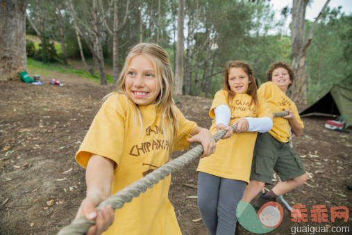 带孩子野外露营，千万不要错过6种活动锻炼！