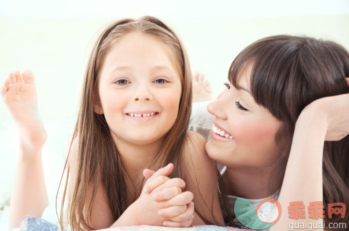 小年幼儿园升小学面试事件，面试题是：爸爸妈妈打过你吗？