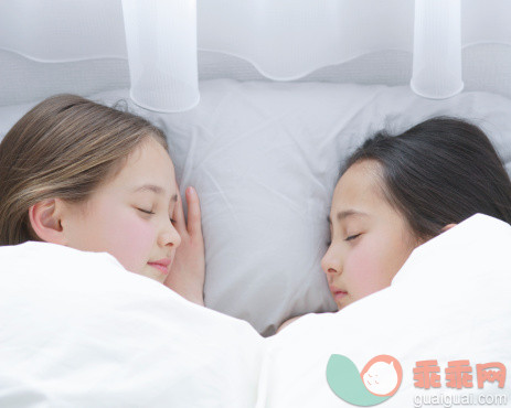 如何保证孩子充足的优质睡眠？