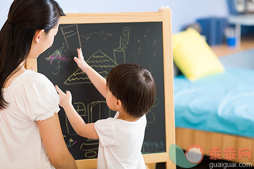 3岁前有这五种迹象，绝对是天才宝宝