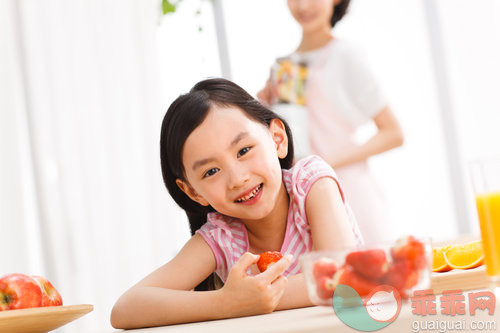 儿童不宜多吃的8类食物，为了孩子一定得看