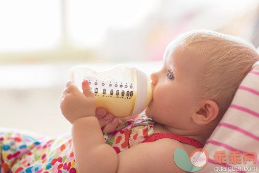 12招解决宝宝不吃奶粉问题，什么奶粉适合新生儿？