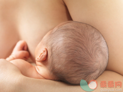 哺乳时间越长对孩子越好吗？何时断奶最科学？