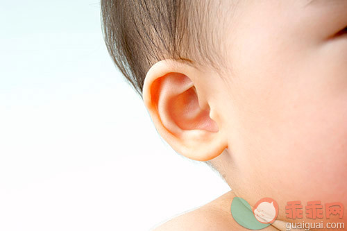 新生儿出现后怎么做听力筛查？