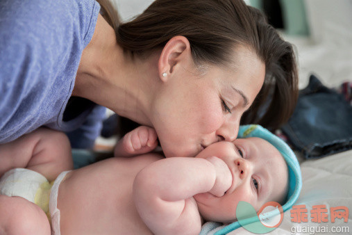 宝宝确诊先天性喉喘鸣怎么办？