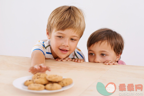 儿童食品中的防腐剂有哪些危害？