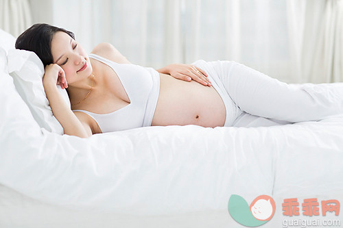 孕妇睡姿不对，会引发流产吗？