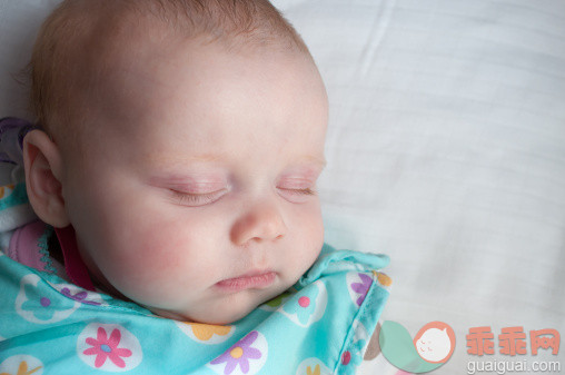 让孩子睡觉的秘诀，那就是让他困！