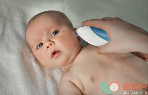 3岁宝宝发烧怎么办？7种物理降温方法