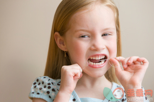 孩子使用牙线的6个问题