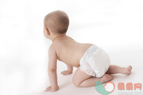 婴儿尿布和纸尿裤的优缺点