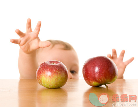 宝宝什么时候吃水果最好？