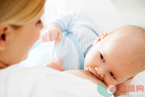 新生宝宝母乳喂养的5个注意事项