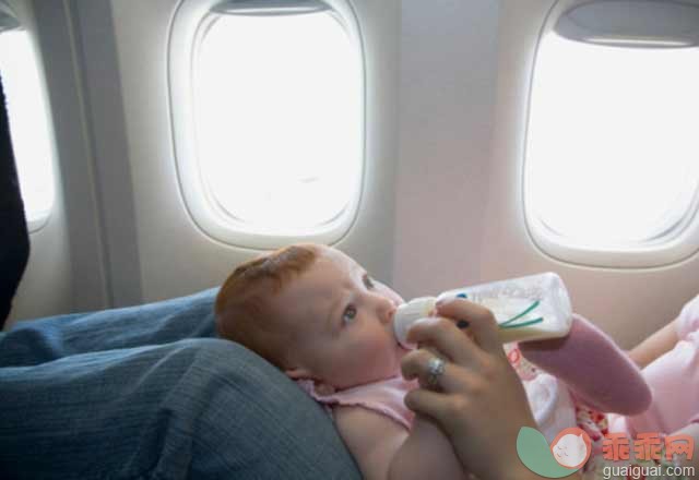 满月宝宝可以坐飞机吗