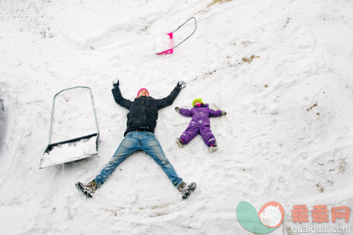 宝宝玩雪时的安全措施及指导