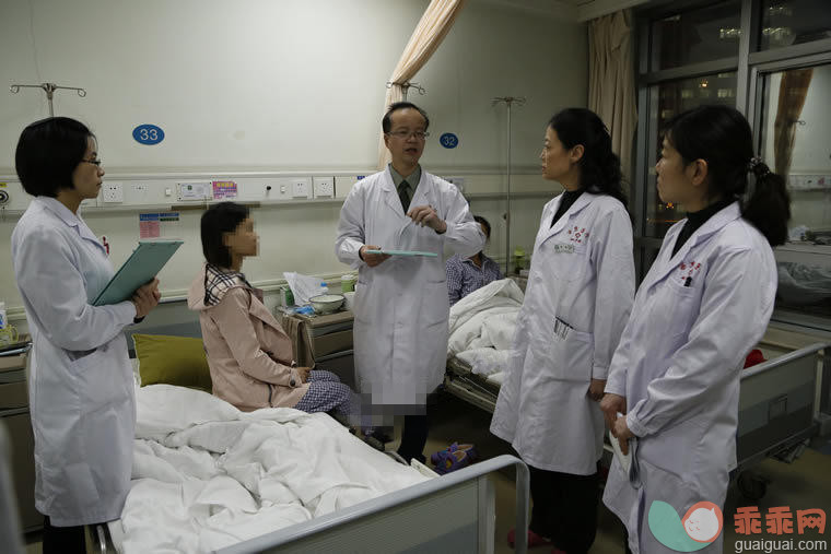 中国首例人子宫移植手术成功：母亲子宫给女儿