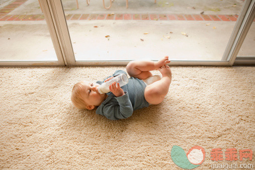泡奶泡出宝宝肾结石，泡奶粉的注意事项有哪些？