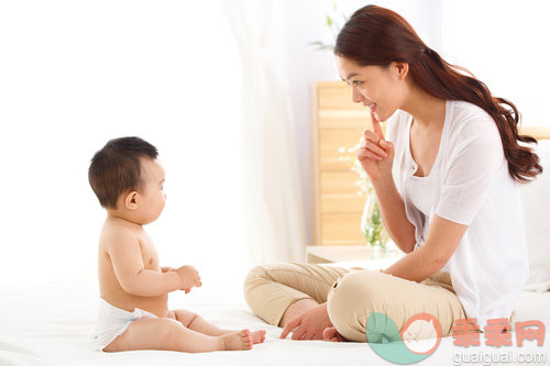 培养宝宝自控能力的亲子游戏