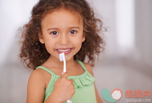 如何给孩子选择合适的牙膏？