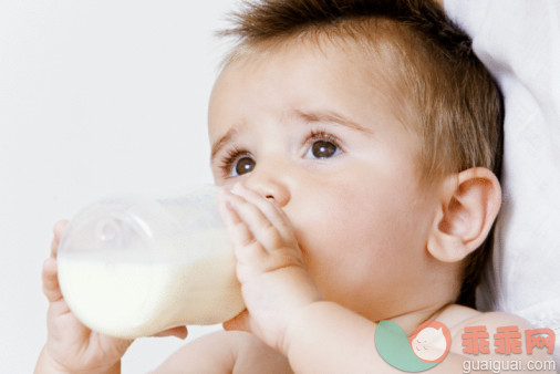 婴儿吃奶少怎么办啊