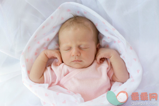 宝宝晚上睡觉是生长激素分泌高峰期吗