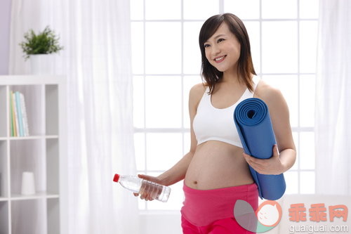 练习孕妇瑜伽时可以喝水吗