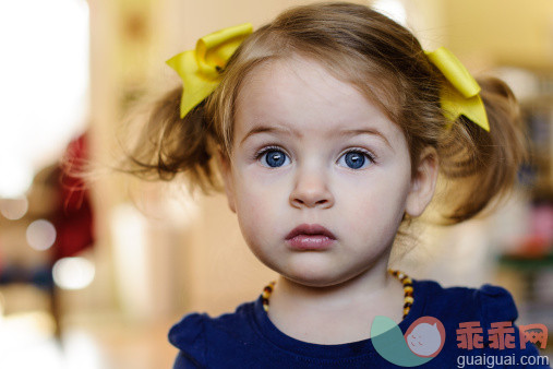 人,婴儿服装,12到17个月,室内,蓝色眼睛_167839191_this face_创意图片_Getty Images China