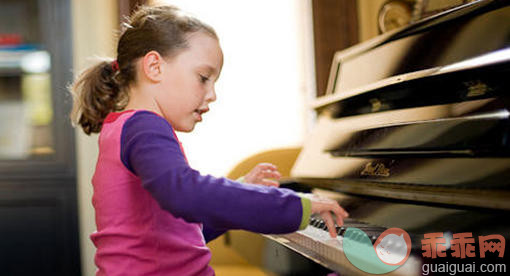 宝宝适合几岁学钢琴 