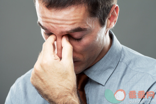 人,物理压力,情绪压力,商务,影棚拍摄_155382198_stressed businessman_创意图片_Getty Images China