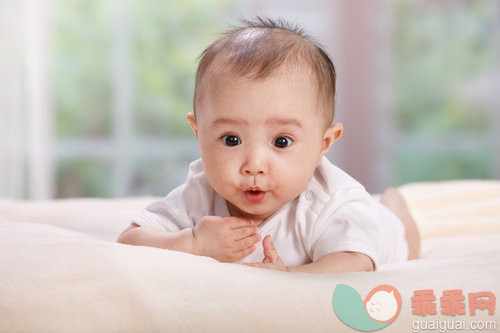 室内,影棚拍摄,人,可爱的,微笑_3b3bd79cd_东方婴儿_创意图片_Getty Images China