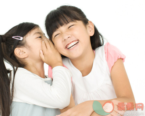 人,休闲装,桌子,沟通,讨论_505322009_Girls Gossiping_创意图片_Getty Images China