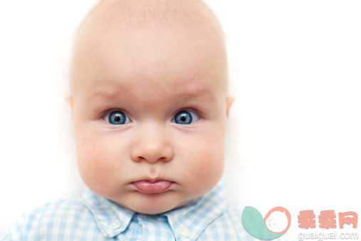 人,图像,休闲装,婴儿服装,干净_169947704_Little boy_创意图片_Getty Images China