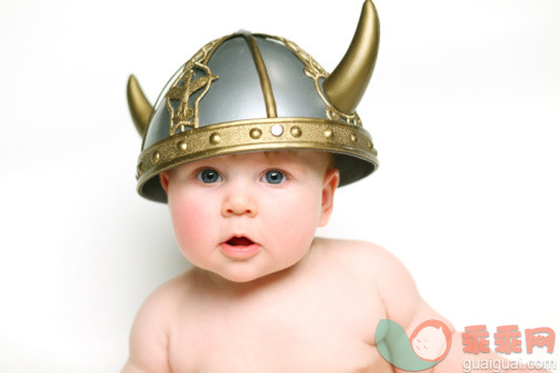 白色,人,影棚拍摄,蓝色眼睛,快乐_157582285_Baby Viking_创意图片_Getty Images China