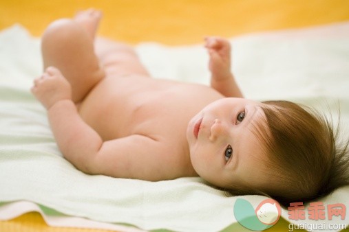 古老的,人,室内,棕色头发,白人_129739560_9 month old girl_创意图片_Getty Images China