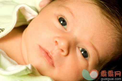 白色,人,人的脸部,嘴唇,人的眼睛_157393954_Baby girl_创意图片_Getty Images China