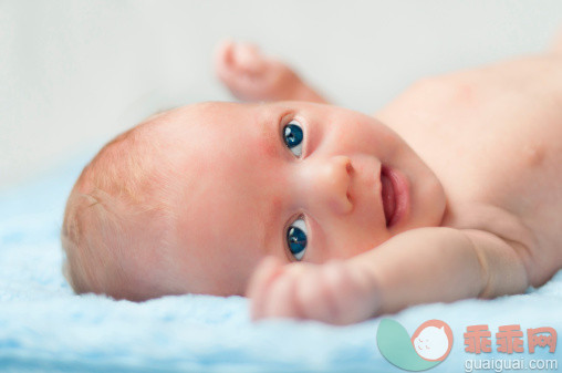 人,生活方式,影棚拍摄,室内,人的眼睛_168433650_Baby blue eyes_创意图片_Getty Images China