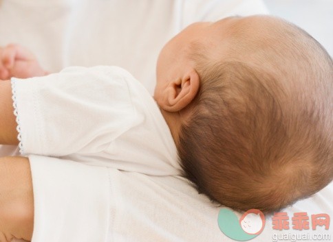 概念,构图,图像,摄影,视角_73773482_Close up of newborn baby in mother's arms_创意图片_Getty Images China