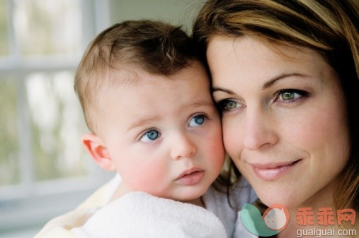 概念,构图,图像,摄影,肖像_72301975_Portrait of mother and baby_创意图片_Getty Images China