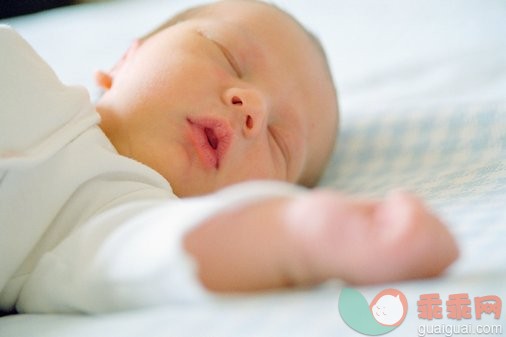 摄影,休息,室内,人,躺_imsis578-037_New born asleep_创意图片_Getty Images China