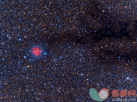 明亮,太空,星云,灰尘,银河系_562886715_Cocoon Nebula, optical image_创意图片_Getty Images China