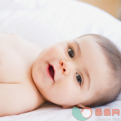 人,室内,人的嘴,白人,可爱的_103056724_Mixed race baby boy smiling_创意图片_Getty Images China