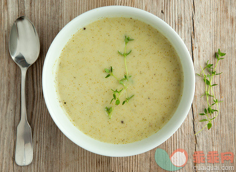 奶油,汤,蔬菜,百里香,摄影_568889817_Cream of water cress soup_创意图片_Getty Images China