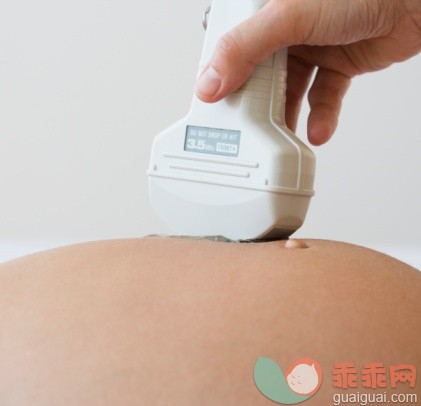 主题,健康保健,概念,构图,图像_75649320_Ultrasound wand on pregnant woman_创意图片_Getty Images China