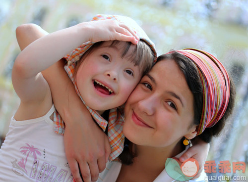 女儿,残疾,残疾人,家庭,母亲_gic13686953_Happy family moments_创意图片_Getty Images China