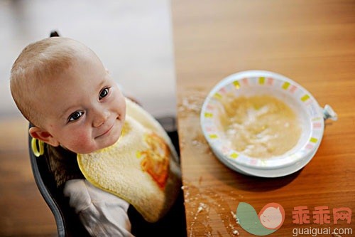 婴幼儿安全饮食指南　宝宝吃得健康