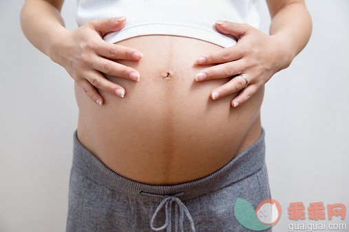 人,怀孕,父母,母亲,胎儿_537992425_Belly of a pregnant woman_创意图片_Getty Images China